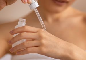 Для чего нужна сыворотка для лица